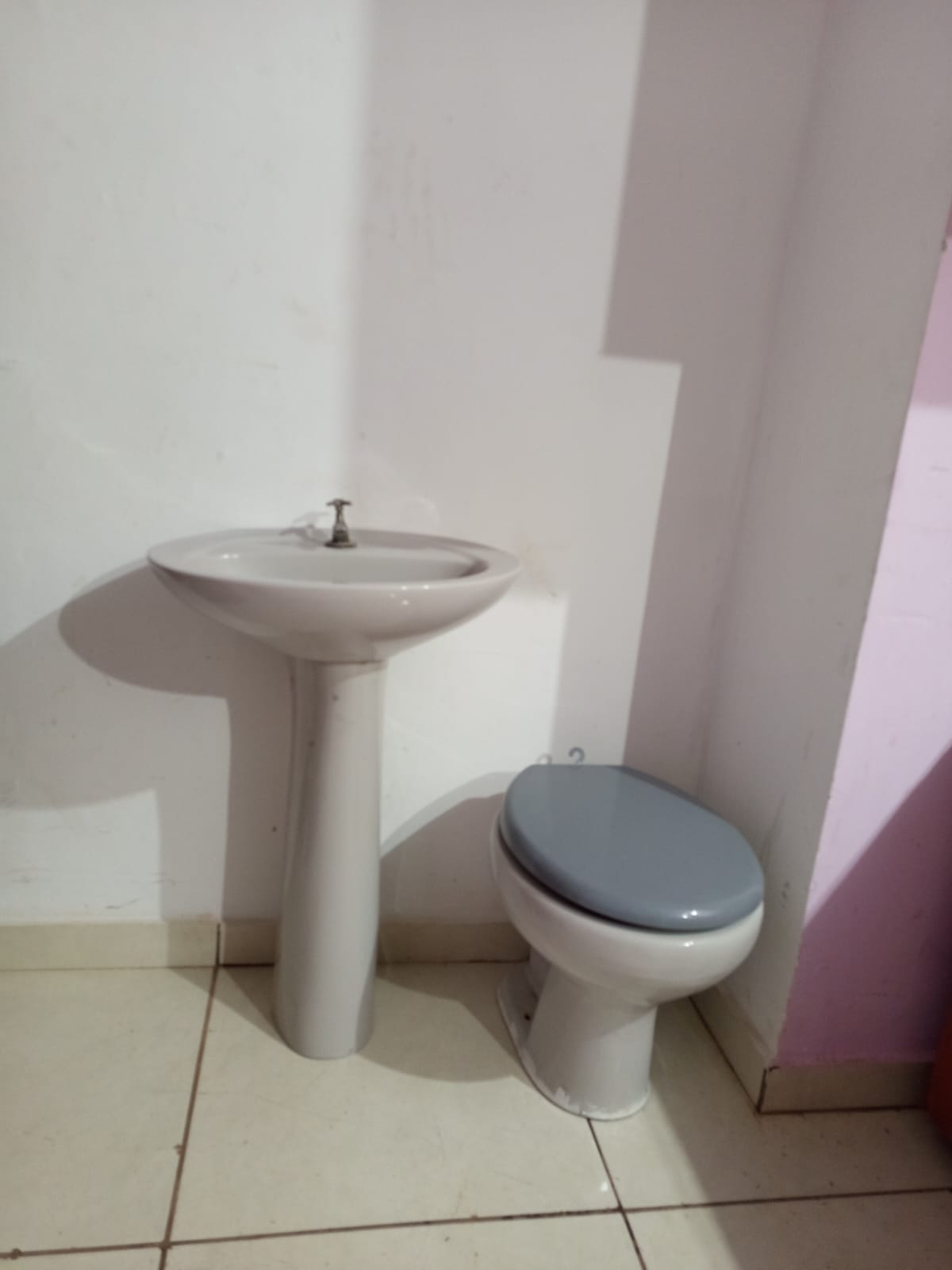 Kit Banheiro — Vaso Sanitário + Pia com Coluna